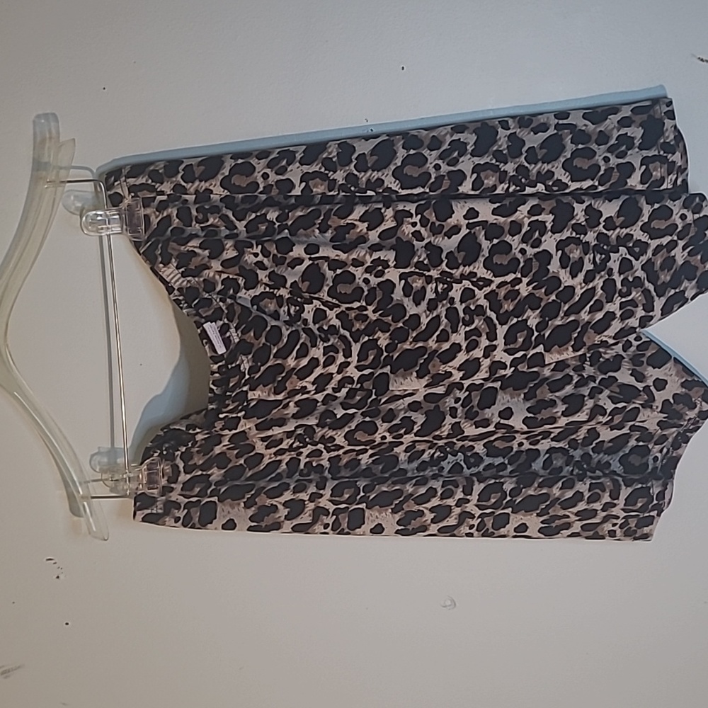 EMERY ROSE 4XL Animal print Biker Shorts soft material wear NWOT EUC